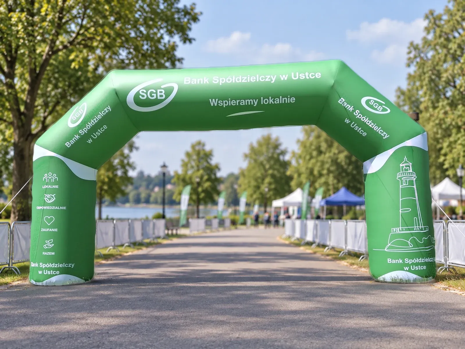 Brama pneumatyczna z nadrukiem w barwach marki SGB – produkt ARIO, tło wygenerowane przez AI